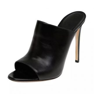 The Ferago Lenny Mules